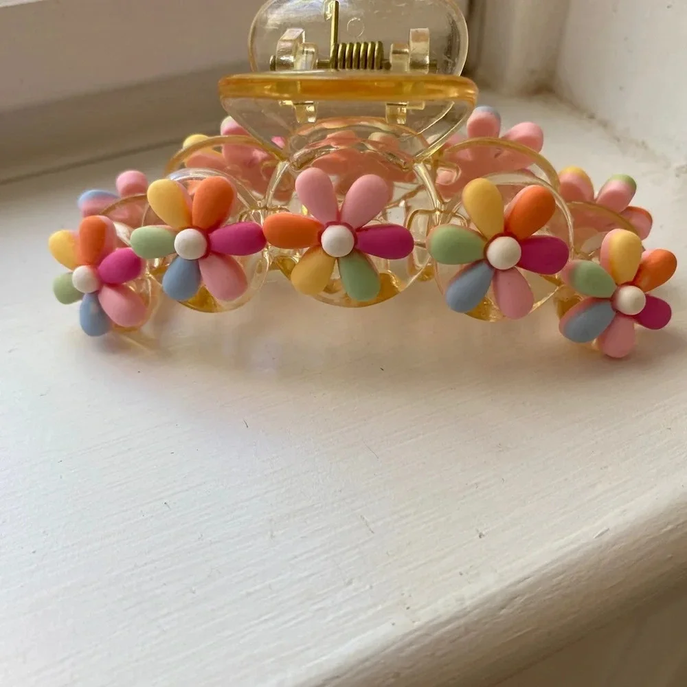 Anthropologie Acrylic Floral Hair Clip